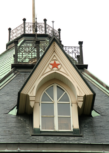 赤レンガ庁舎には開拓使のシンボルである赤い星がある。