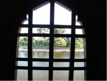 禅宗様式の「花頭窓」 松本城天守閣