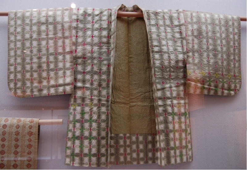 紙子　折染めで付けた模様の茶羽織