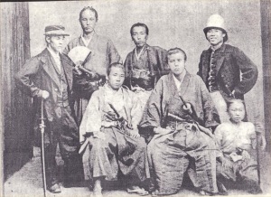 桂小五郎（中央）伊藤俊輔（後ろ右端）
